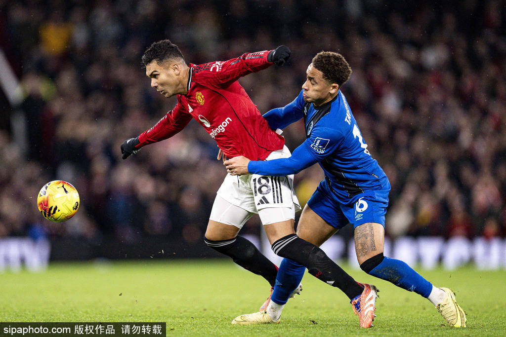 马里安诺·李维拉在老洋基球场的最后一战，基特与波萨达亲自上场将其换下